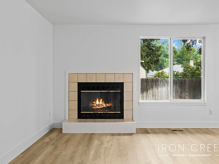 362 E Elwood Ln — Photo 11