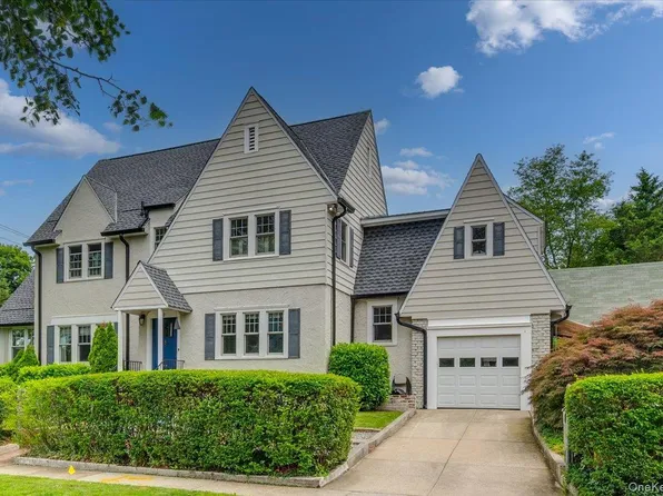 400 Manor Ridge Road, Pelham, NY 10803