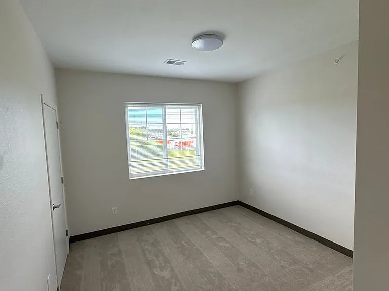 1925 N Redding Ave #A14 — Photo 11