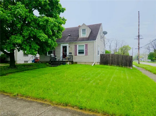 2402 E 35th St, Lorain, OH 44055