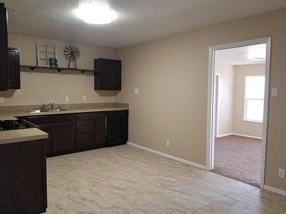 4th image of 4904 Cerritos Ave