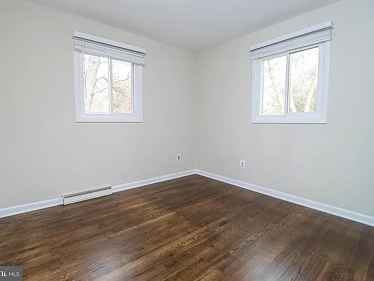 430 Duvall Ln — Photo 21