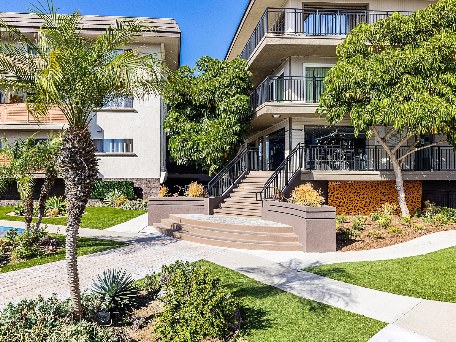 Ocean Breeze Villas — Photo 2