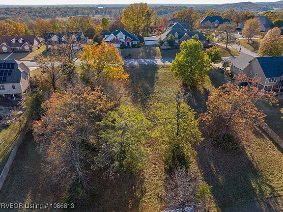 2nd image of 2000 Park Ridge Way