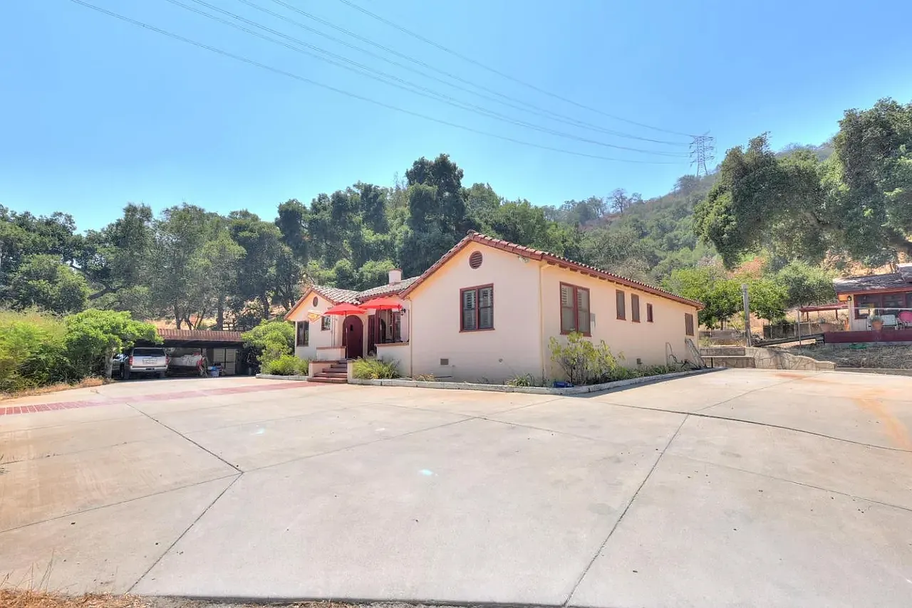 2 bed, 1400 sqft, $4,999 — Photo 3