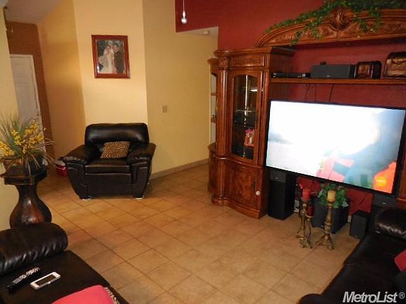 5th image of 9784 N Ray Ave