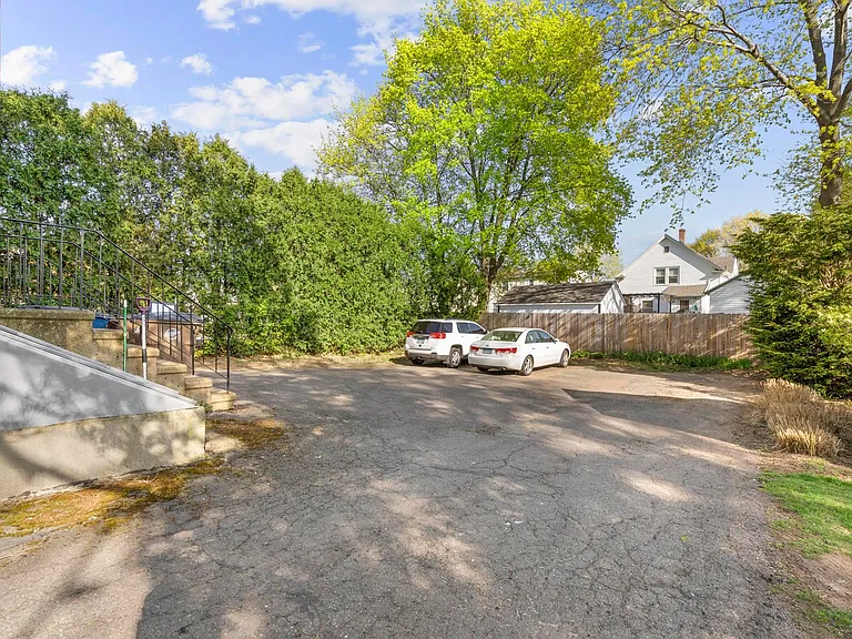 11 Fern St #B — Photo 3