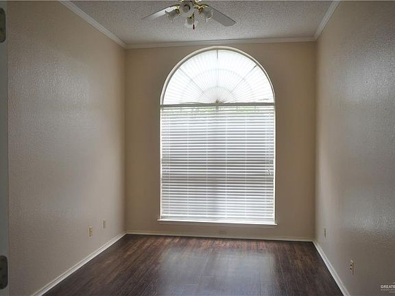 3rd image of 702 Baltic Ave