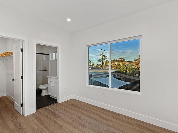 2nd image of 4821 Iroquois Ave #4825