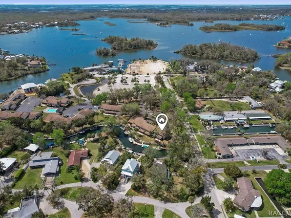 1637 SE Paradise Cir E #101, Crystal River, FL 34429