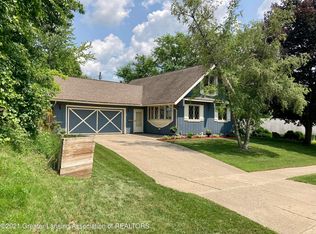 2100 Darby Dr, Lansing, MI 48906