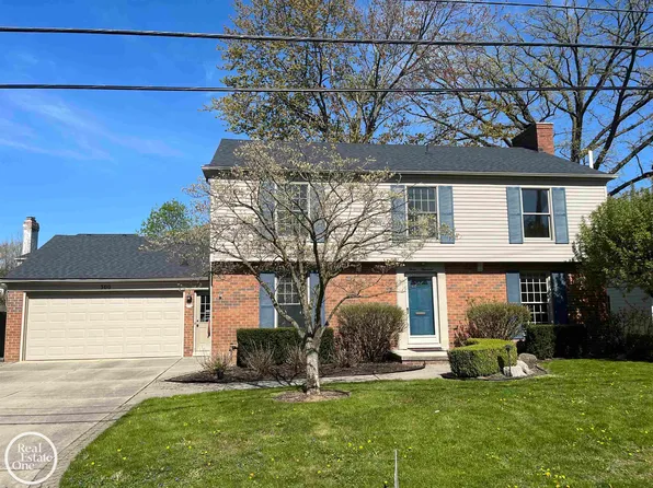 300 Roosevelt Pl, Grosse Pointe, MI 48230