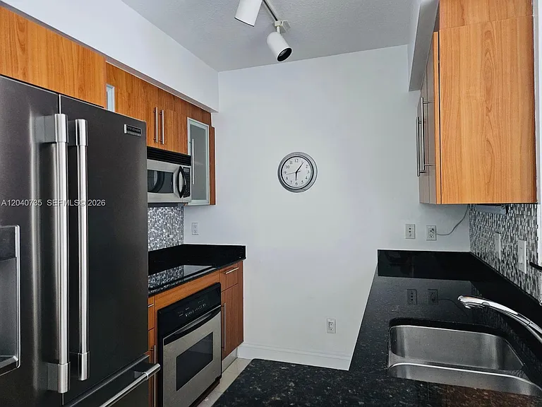335 Biscayne Blvd #2202 — Photo 7