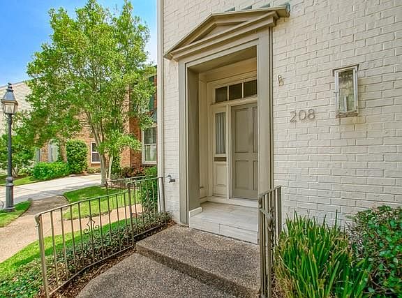 3rd image of 208 Rue Saint Peter