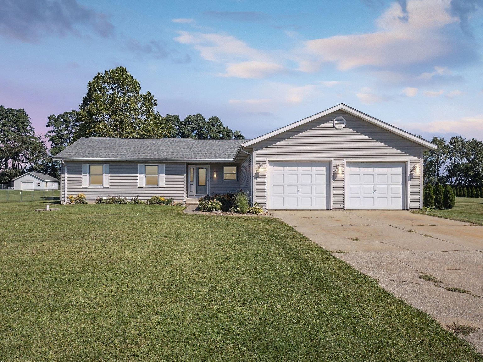 7267 E Grace Ave, New Carlisle, IN 46552 Zillow
