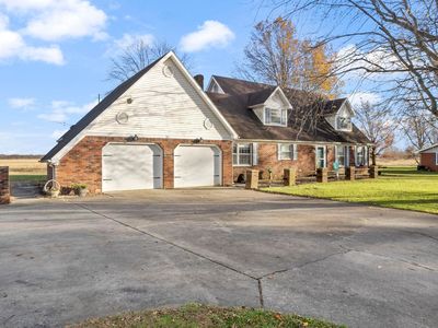 581 S Meadow Lane East Dr, Frankfort, IN, 46041