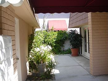 3rd image of 1036 Peninsula St