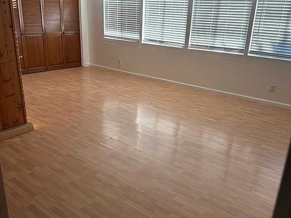 3rd image of 503 S Vicki Ln