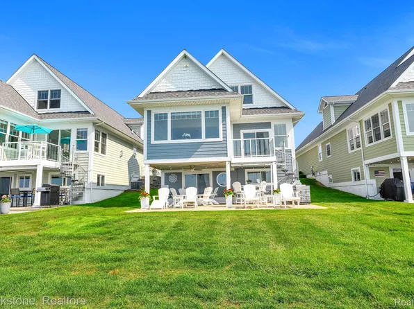 10061 Dixie Hwy, Ira, MI 48023