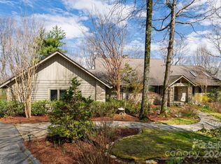 348 Kenmure Dr, Flat Rock, NC 28731