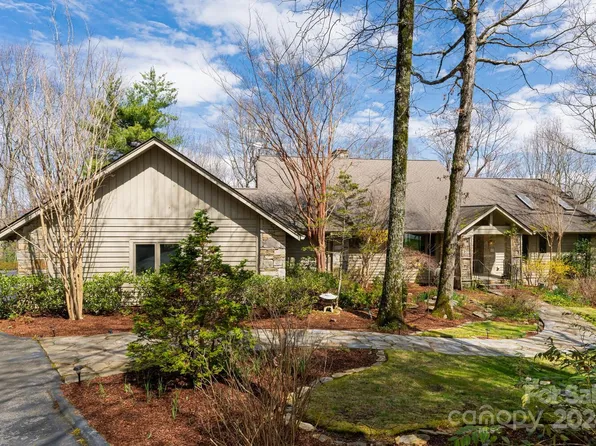 348 Kenmure Dr, Flat Rock, NC 28731