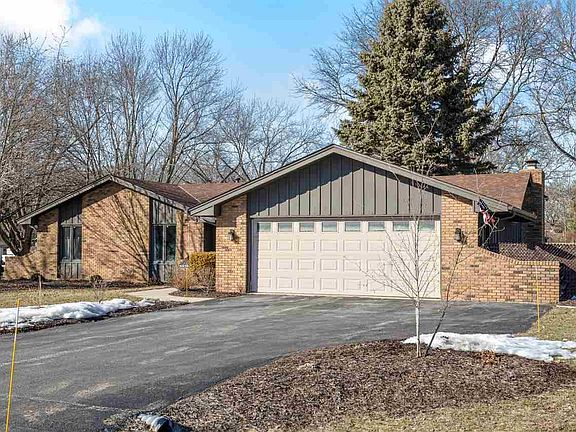 3rd image of 8216 Cloverdale Ln