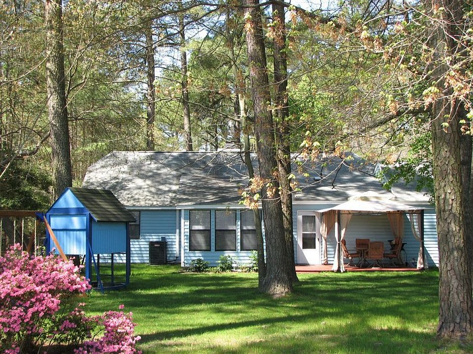 1st image of 1425 Hunters Ln