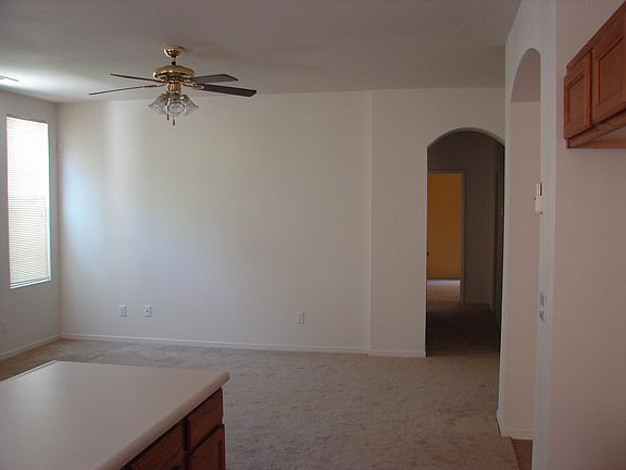 5th image of 4141 E Laurel Ave