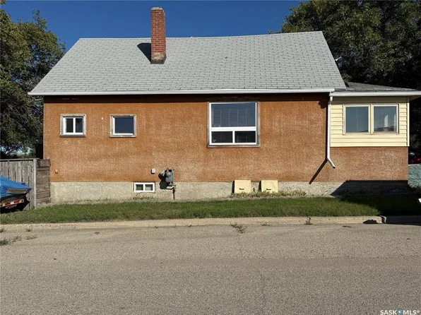 580 Maple STREET W, Moose Jaw, SK S6H 4X1
