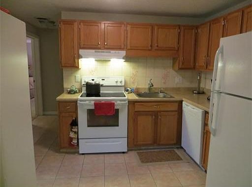 5th image of 14 Randolph Dr