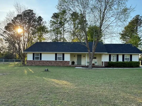 296 Forest Hills Dr, Douglas, GA 31535