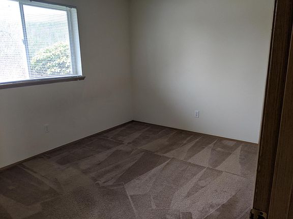 4th image of 15490 Hilding Dr SE #B