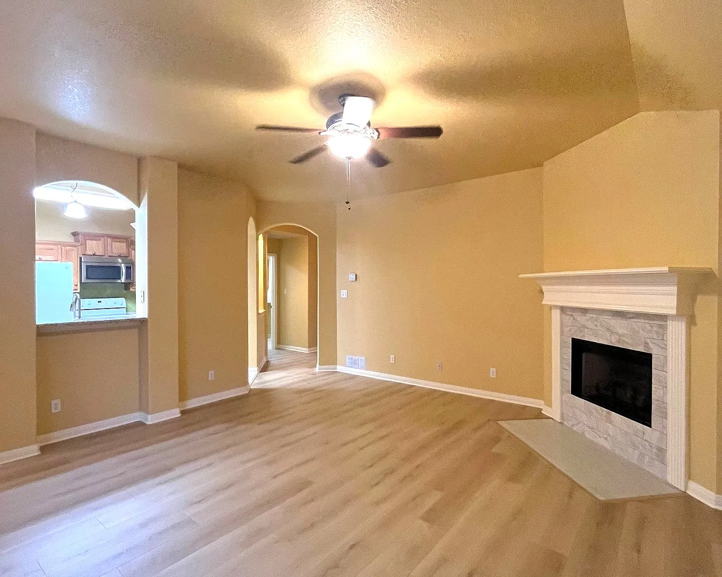 3 bed, 1654 sqft, $1,800 — Photo 4