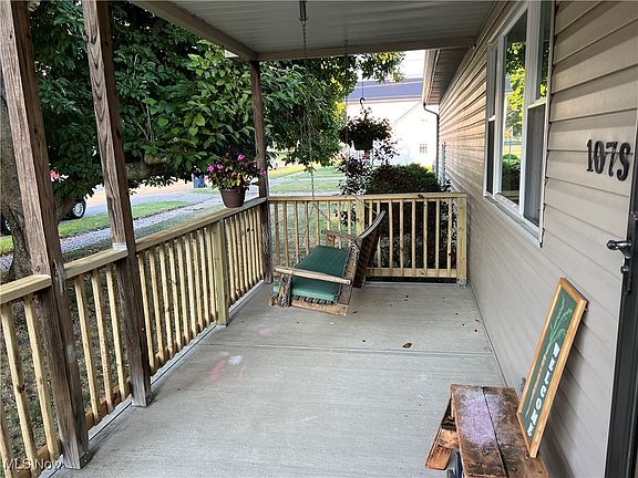 3rd image of 107 S Main St