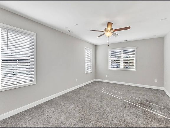 5th image of 121 Gateway Townes Blvd