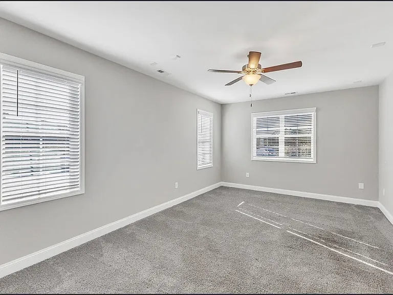 121 Gateway Townes Blvd — Photo 5