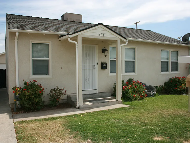 1460 Oxford Way — Photo 44