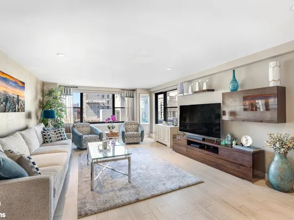 301 East 64th Street PH/A image 1 of 15