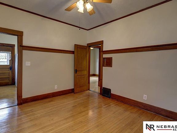 4th image of 904 S 38th Ave