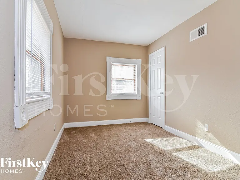 9 Charlotte Dr — Photo 10