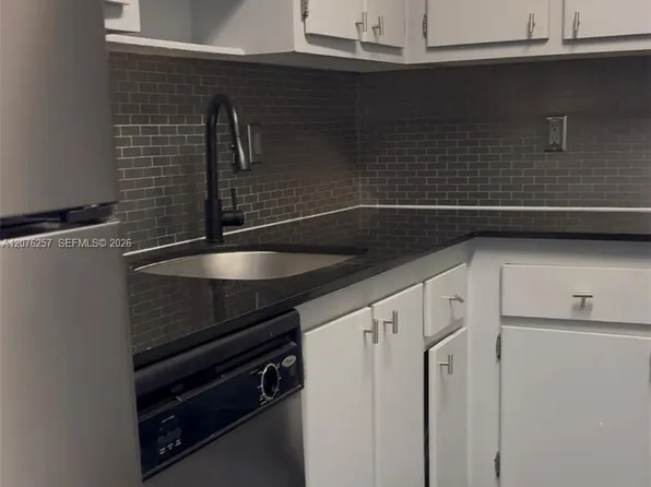 1300 NE Miami Gardens Dr APT 803E, Miami, FL 33179