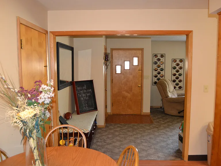 322 Webster St — Photo 11