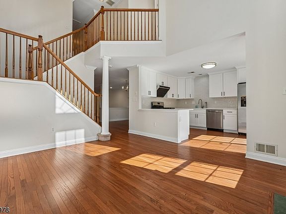 5th image of 26 Mayflower Dr APT 1