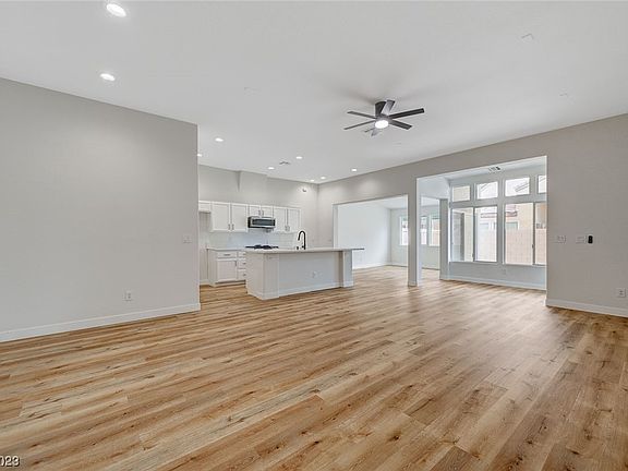 3rd image of 3338 Mendocino Forest St