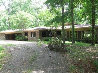 2137 Carol St, Greenville, MS 38703