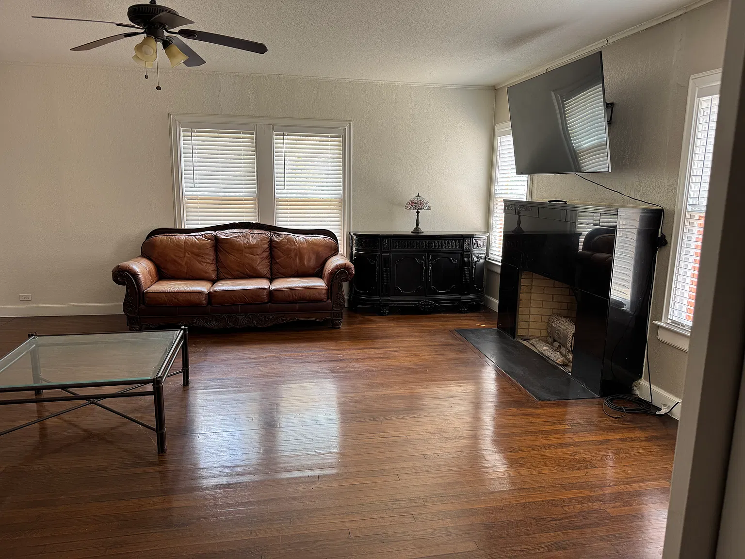3 bed, 1800 sqft, $2,600 — Photo 4
