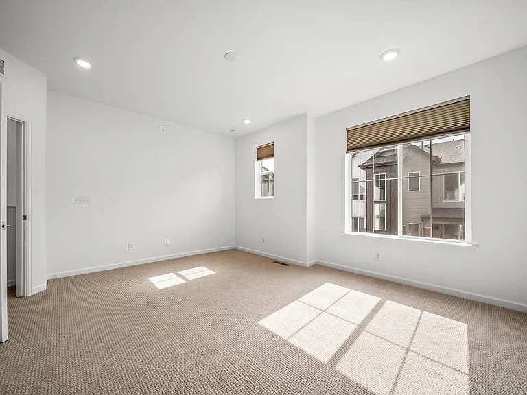475 Millwall Cir — Photo 33