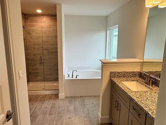 5th image of 2676 Averland Loop