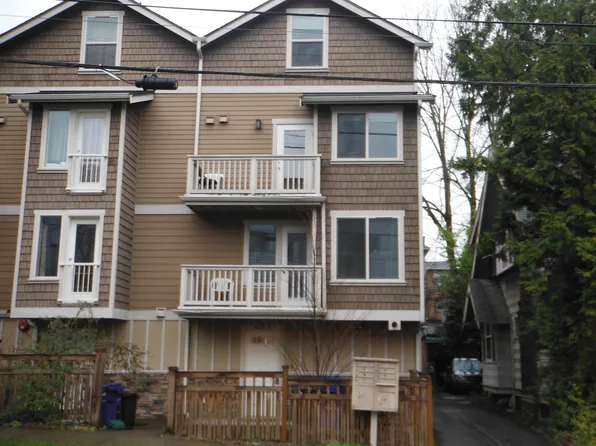 4218A 7th Ave NE, Seattle, WA 98105