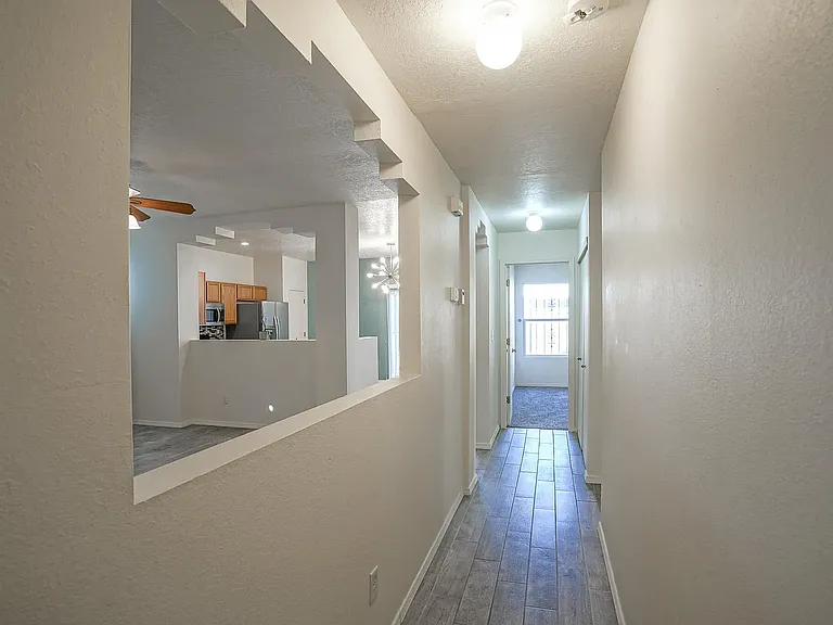 723 Seaborn Dr SW — Photo 16